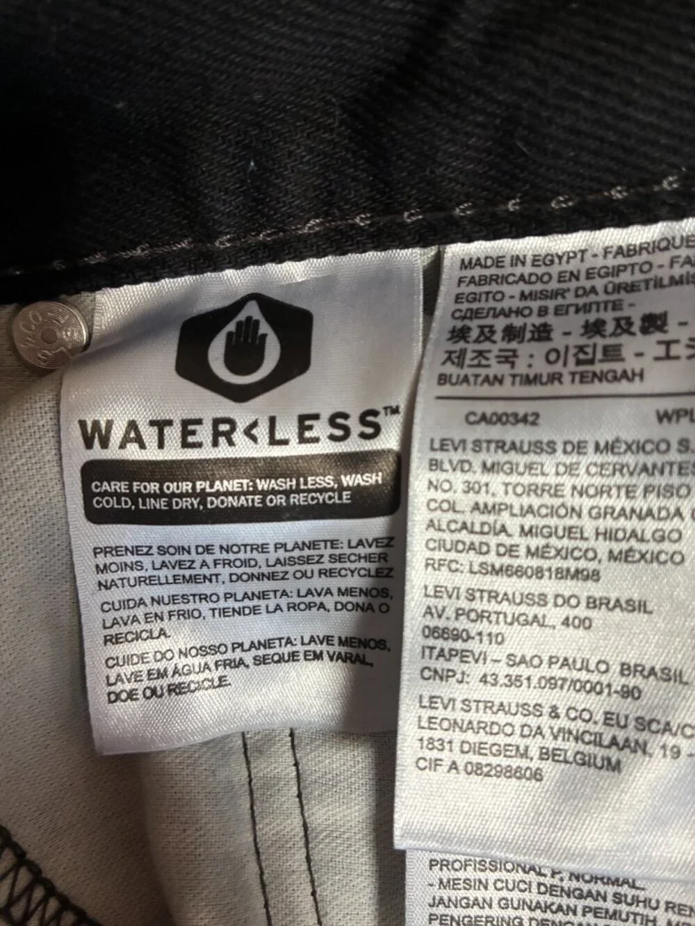 Mens Levis 550 relaxed fit 100% cotton jeans Big & Tall size 53X29 Casual Denim.